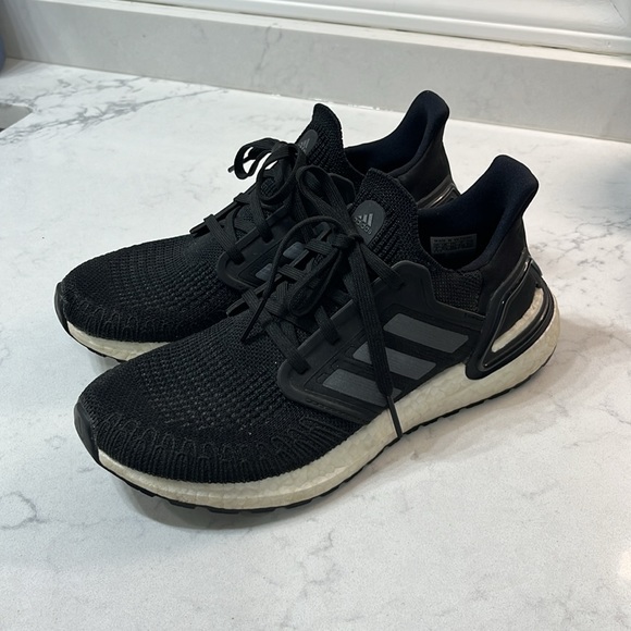 Women’s Adidas Ultraboost - Picture 2 of 7